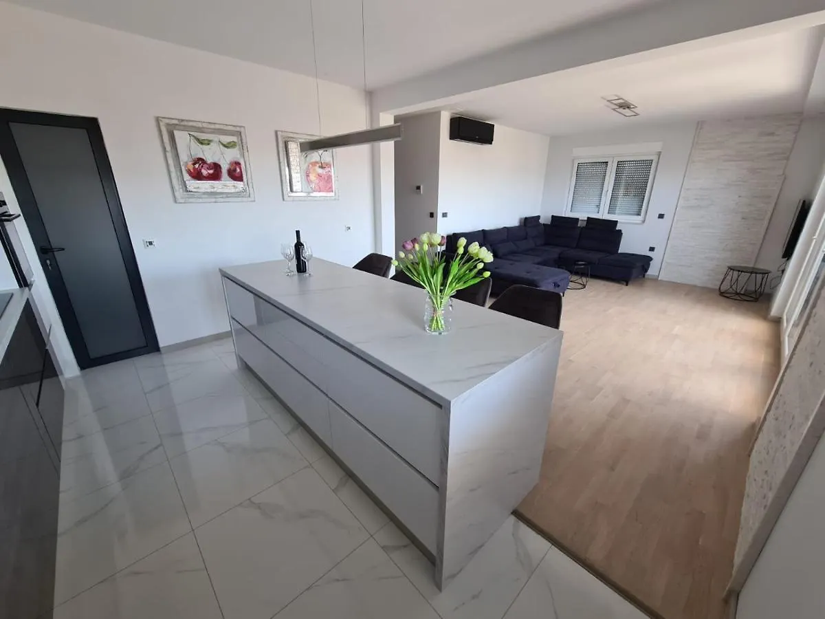 Apartman Ivana Trogir 0*,